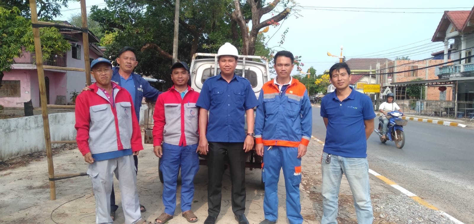 ພະແນກ ຕສ ແຂວງ ຮ່ວມກັບບັນດາບໍລິສັດຜູ້ໃຫ້ບໍລິການດ້ານໂທລະຄົມມະນາຄົມ ລົງກວດກາມ້ຽນມັດສາຍໂທລະສັບ ແລະ ສາຍອິນເຕີເນັດ